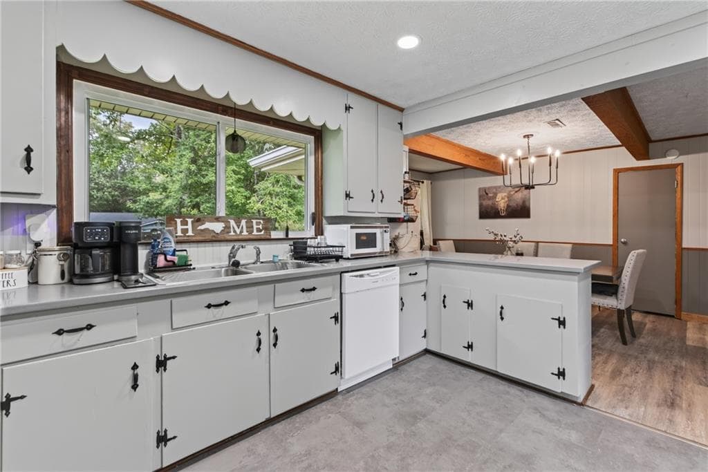 2 bedroom, 2 bathroom, 1,218 sq ft single family residence for sale at 14 Don Drive, Rome, GA 30165 — photo 7