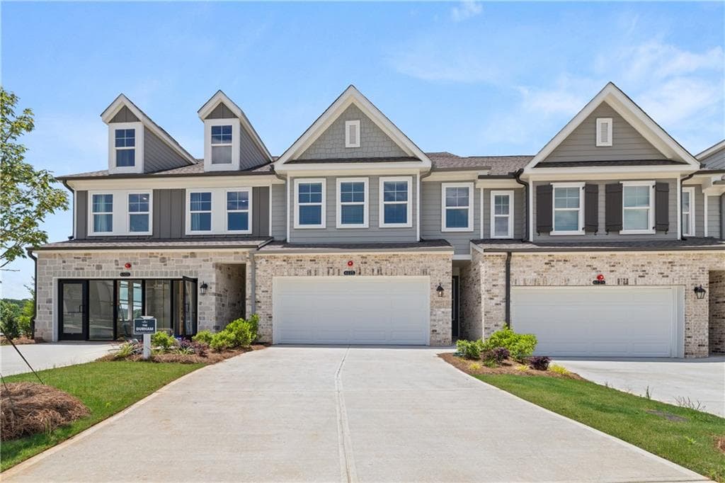 3 bedroom, 3 bathroom, 1,812 sq ft townhouse for sale at 6220 Molo Lane 658, Cumming, GA 30041