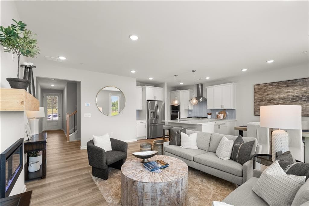 3 bedroom, 3 bathroom, 1,812 sq ft townhouse for sale at 6220 Molo Lane 658, Cumming, GA 30041 — photo 5