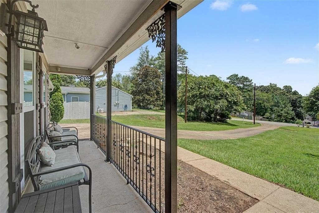 3 bedroom, 2 bathroom, 1,272 sq ft single family residence for sale at 1516 Willow Gate Way, Auburn, GA 30011 — photo 8