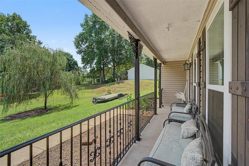 3 bedroom, 2 bathroom, 1,272 sq ft single family residence for sale at 1516 Willow Gate Way, Auburn, GA 30011 — photo 9