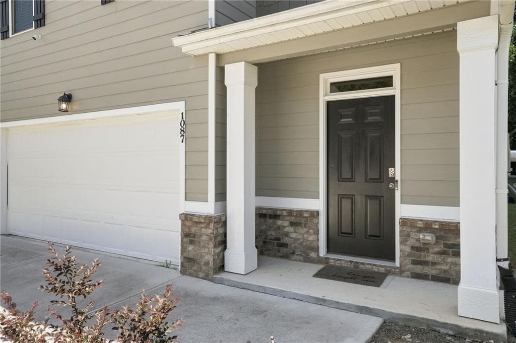 5 bedroom, 3 bathroom, 2,480 sq ft single family residence for sale at 1087 Rigby Court, Atlanta, GA 30354 — photo 3