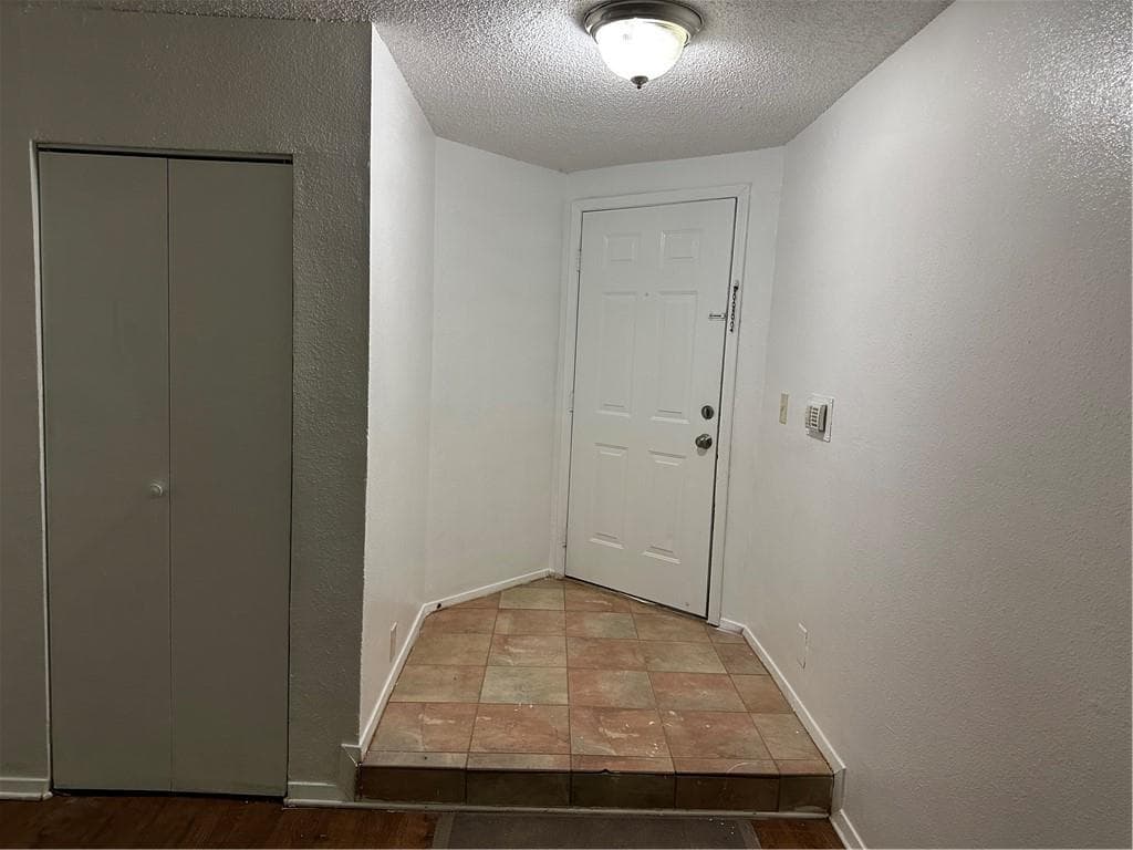 2 bedroom, 2 bathroom, 1,275 sq ft condominium for sale at 913 Seasons Parkway, Norcross, GA 30093 — photo 5