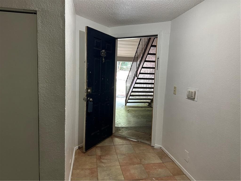 2 bedroom, 2 bathroom, 1,275 sq ft condominium for sale at 913 Seasons Parkway, Norcross, GA 30093 — photo 6
