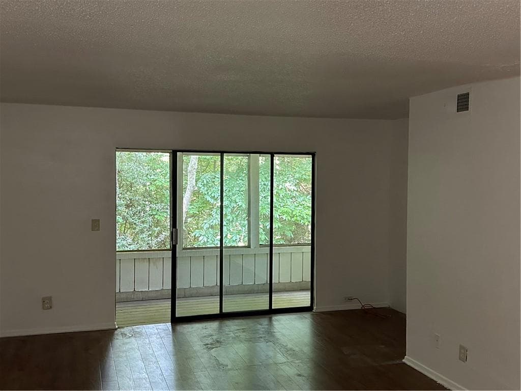 2 bedroom, 2 bathroom, 1,275 sq ft condominium for sale at 913 Seasons Parkway, Norcross, GA 30093 — photo 7
