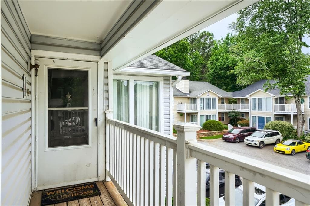 other under contract at 905 Augusta Drive, Marietta, GA 30067 — photo 2