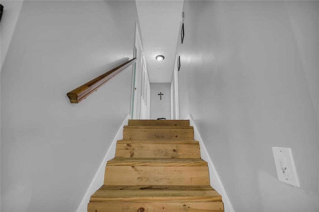 3 bedroom, 2 bathroom, 2,416 sq ft single family residence for sale at 144 Zion Wood Road, Loganville, GA 30052 — photo 10