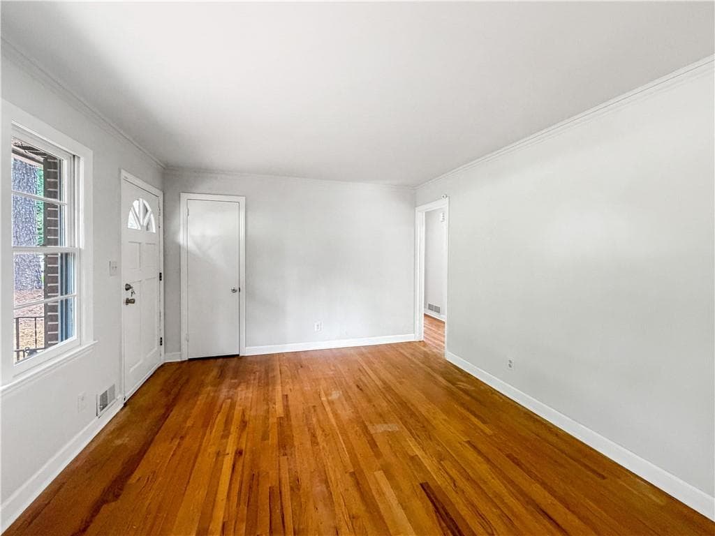 3 bedroom, 2 bathroom, 1,687 sq ft single family residence for sale at 106 Larose Circle, Marietta, GA 30060 — photo 3