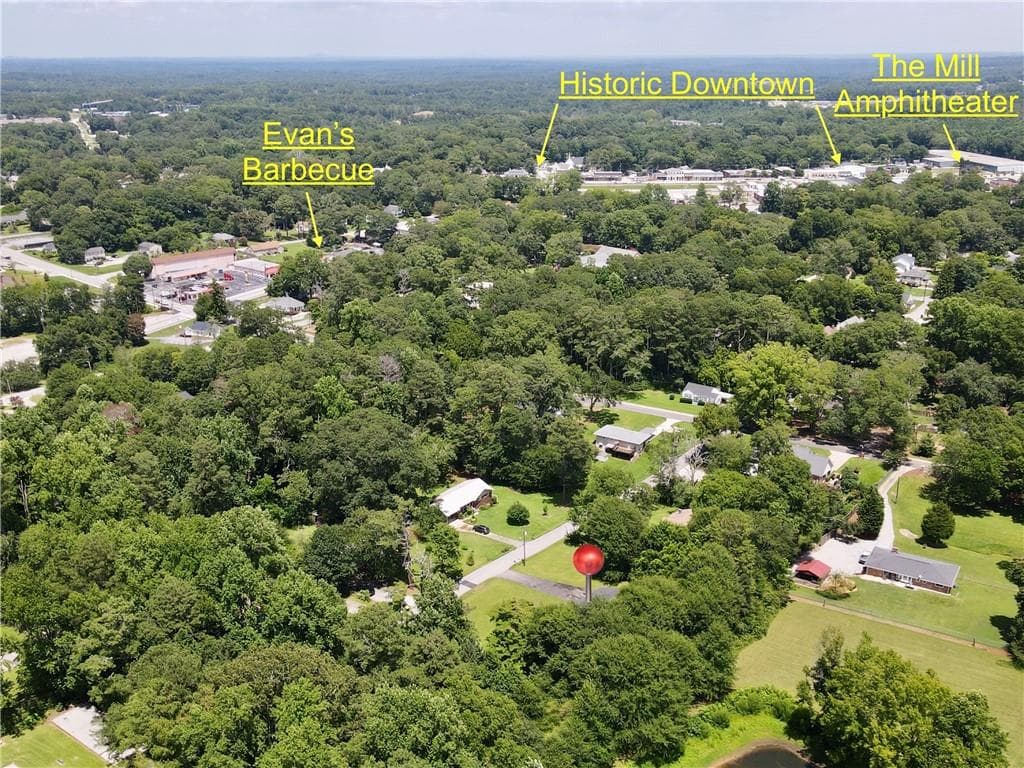 3 bedroom, 2 bathroom, 1,590 sq ft single family residence under contract at 416 S Candler Street, Villa Rica, GA 30180 — photo 2