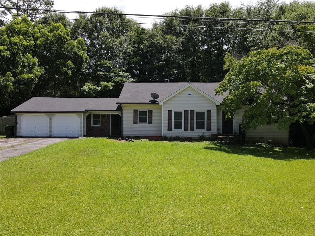 3 bedroom, 2 bathroom, 1,590 sq ft single family residence under contract at 416 S Candler Street, Villa Rica, GA 30180 — photo 3