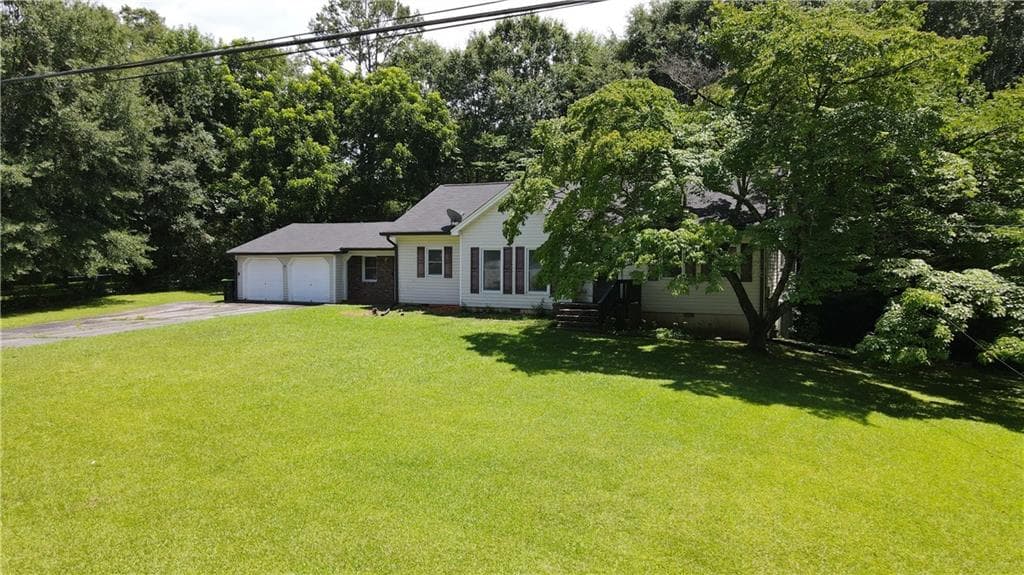 3 bedroom, 2 bathroom, 1,590 sq ft single family residence under contract at 416 S Candler Street, Villa Rica, GA 30180 — photo 4