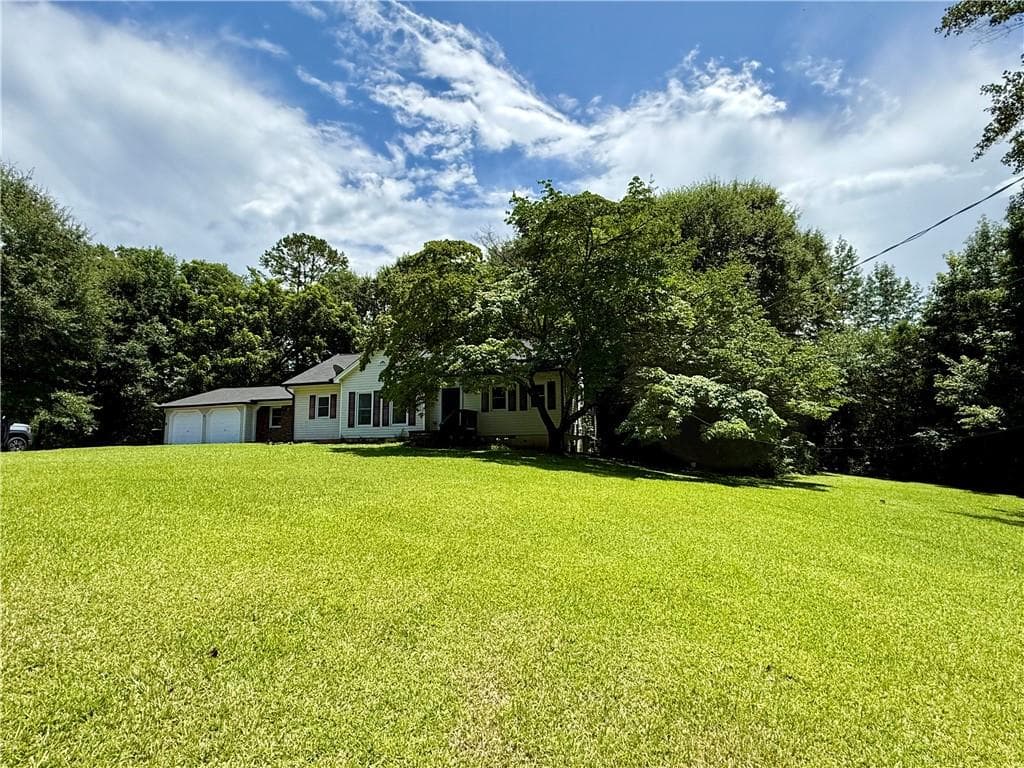 3 bedroom, 2 bathroom, 1,590 sq ft single family residence under contract at 416 S Candler Street, Villa Rica, GA 30180 — photo 6