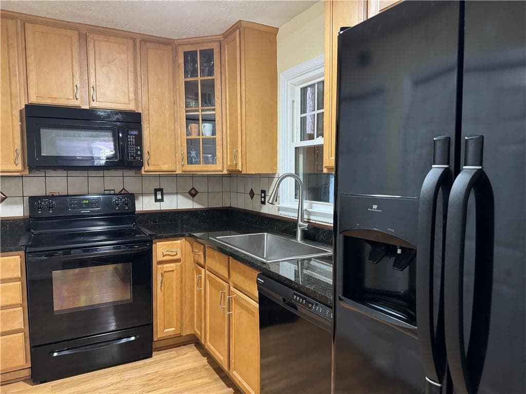 3 bedroom, 3 bathroom, 1,356 sq ft condominium for sale at 4111 N Gloucester Place 4111, Atlanta, GA 30341 — photo 7