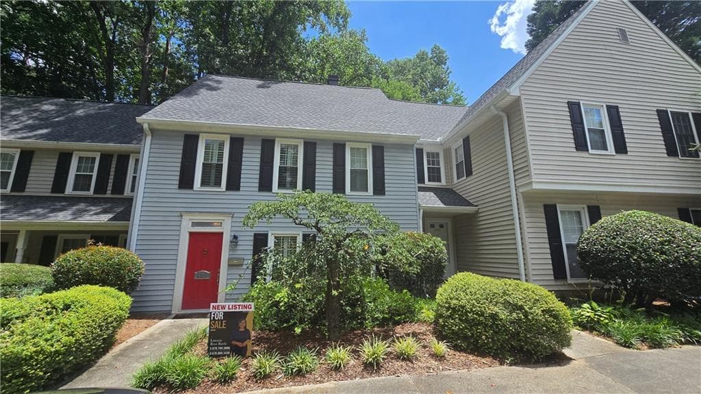 3 bedroom, 3 bathroom, 1,356 sq ft condominium for sale at 4111 N Gloucester Place 4111, Atlanta, GA 30341 — photo 2