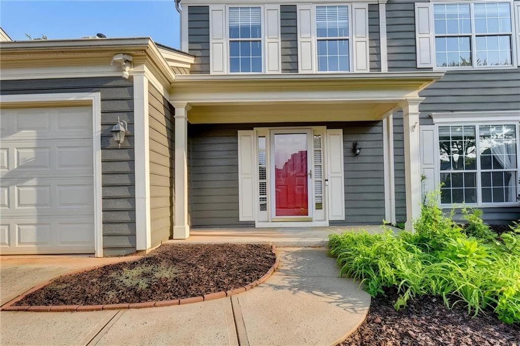 4 bedroom, 3 bathroom, 2,168 sq ft single family residence for sale at 525 Barsham Way, Johns Creek, GA 30097 — photo 2