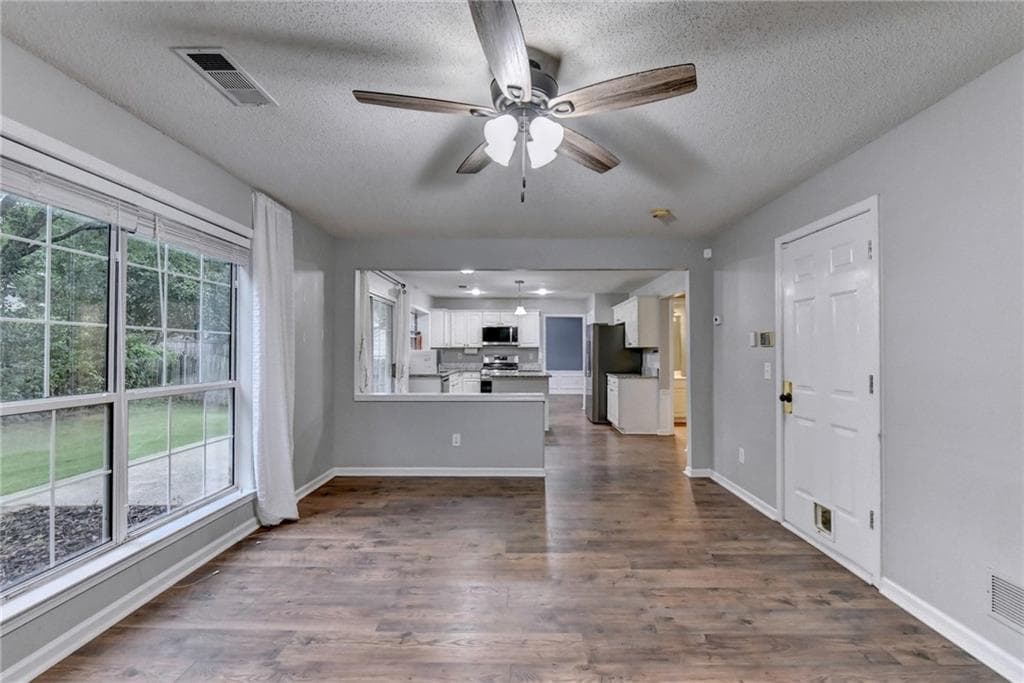 4 bedroom, 3 bathroom, 2,168 sq ft single family residence for sale at 525 Barsham Way, Johns Creek, GA 30097 — photo 10