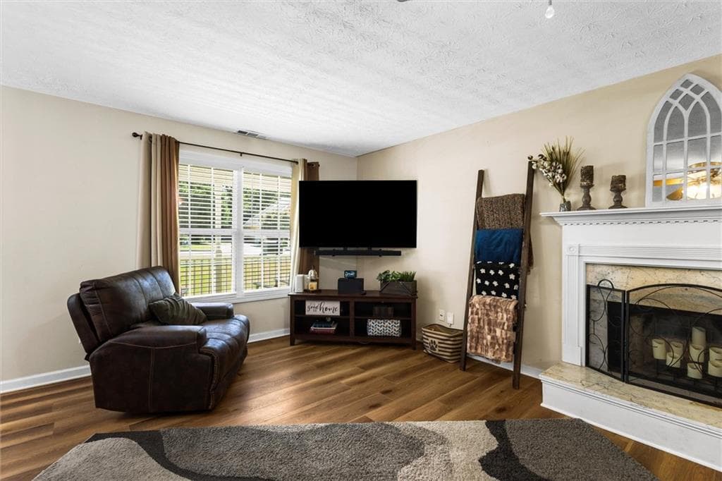 3 bedroom, 3 bathroom, 2,155 sq ft single family residence for sale at 1660 Burnt Oak Way, Dacula, GA 30019 — photo 6