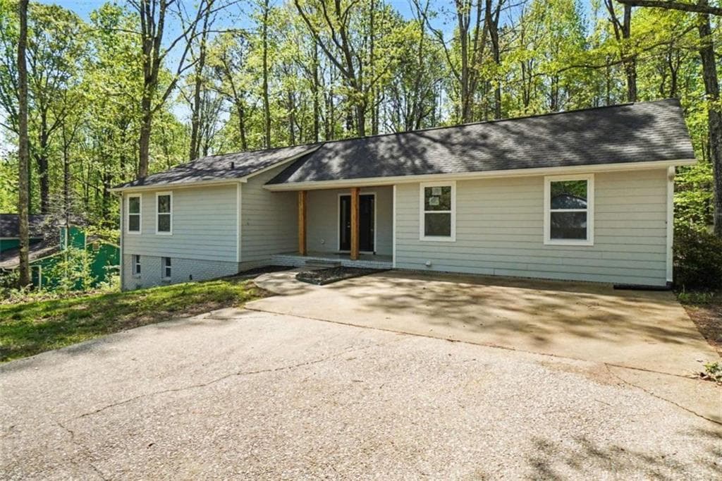 3 bedroom, 2 bathroom, 1,530 sq ft single family residence for sale at 3165 Beaver Drive, Douglasville, GA 30135 — photo 4