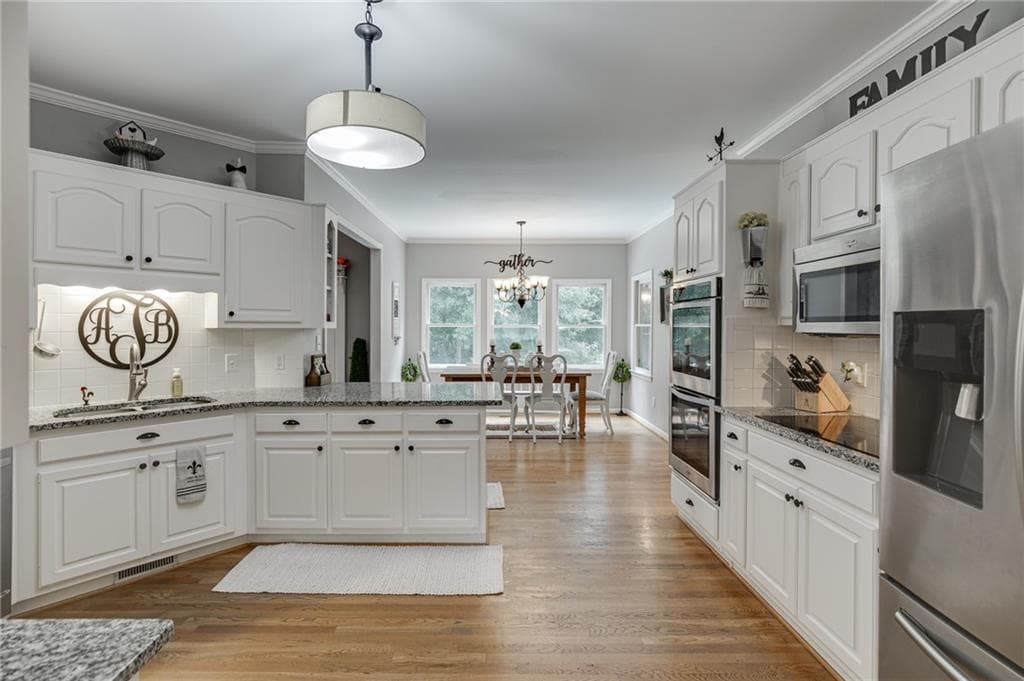 4 bedroom, 4 bathroom, 3,821 sq ft single family residence for sale at 4020 Derby Drive, Gainesville, GA 30507 — photo 8