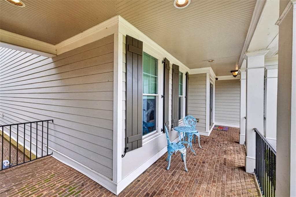 4 bedroom, 4 bathroom, 6,425 sq ft single family residence for sale at 5704 Avalon Commons Way, Clermont, GA 30527 — photo 7