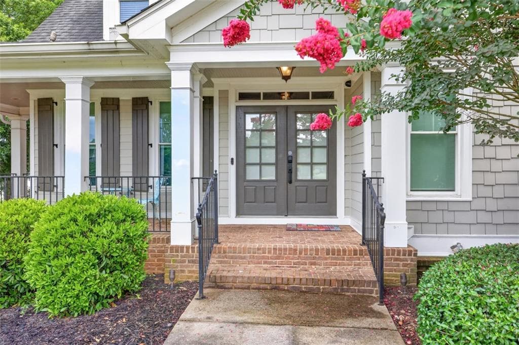 4 bedroom, 4 bathroom, 6,425 sq ft single family residence for sale at 5704 Avalon Commons Way, Clermont, GA 30527 — photo 5