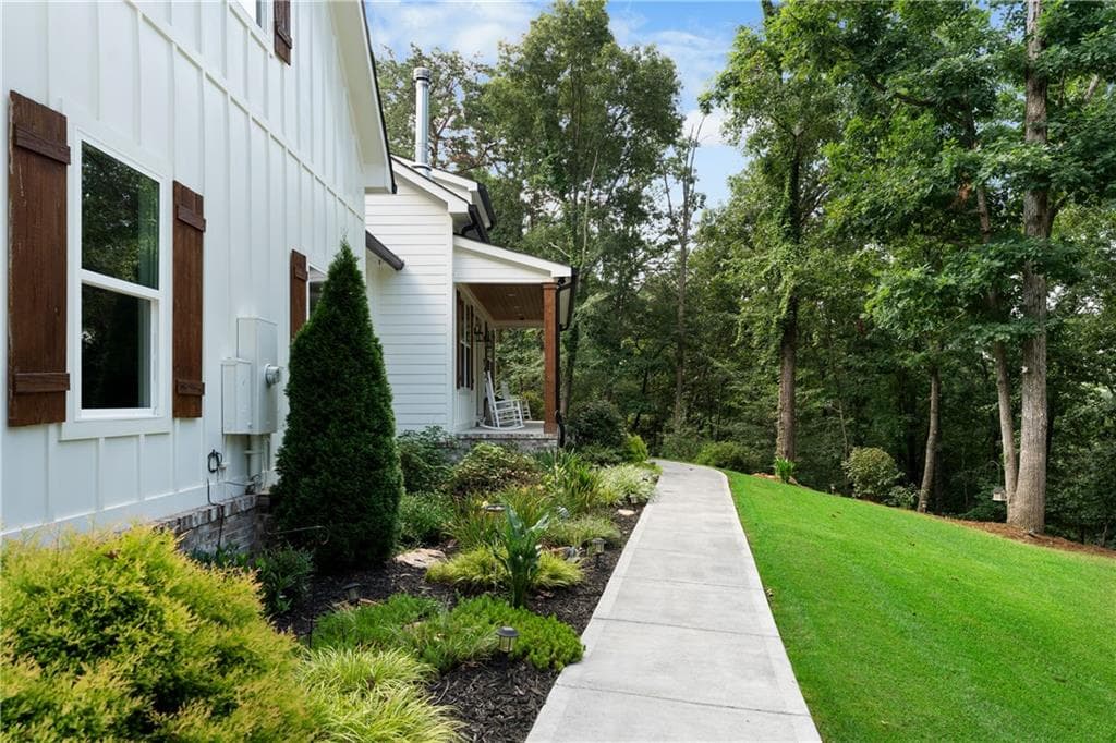 5 bedroom, 4 bathroom, 3,230 sq ft single family residence for sale at 220 Long Road, Rydal, GA 30171 — photo 9