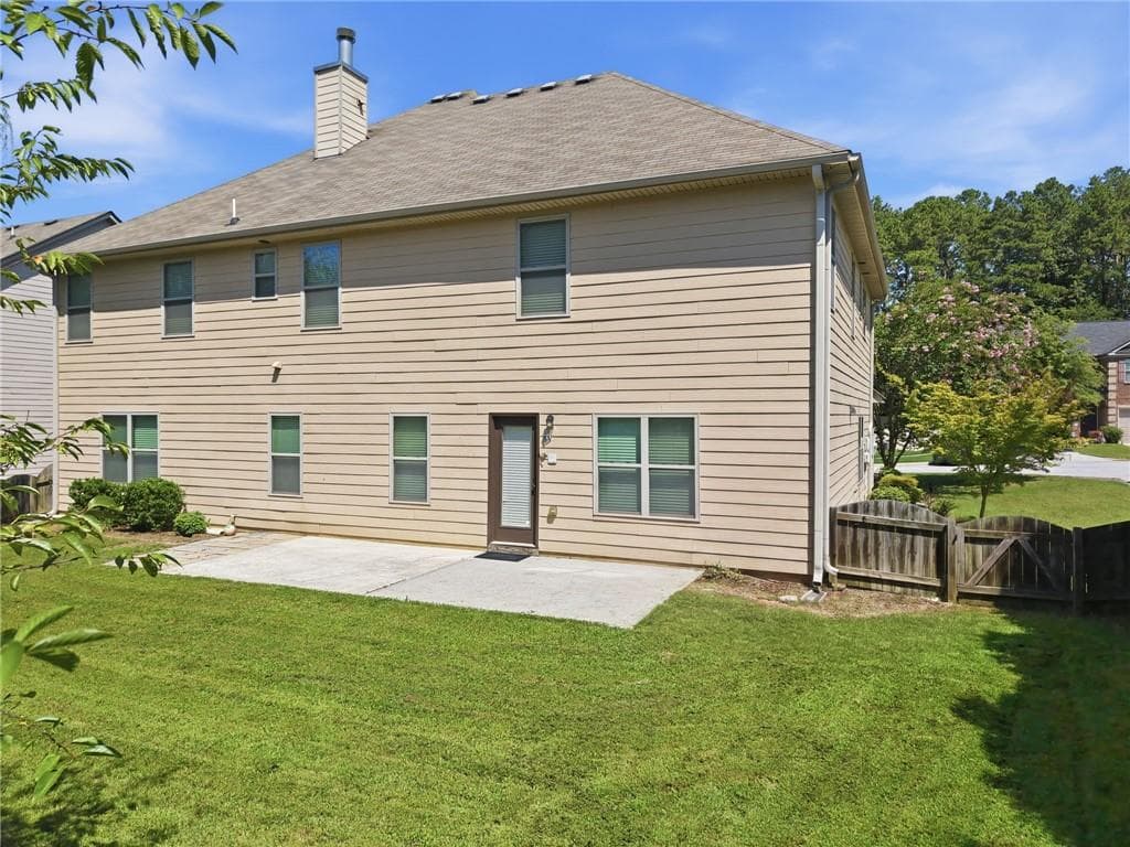 5 bedroom, 6 bathroom, 3,882 sq ft single family residence for sale at 681 Langley Farms Drive, Loganville, GA 30052 — photo 7
