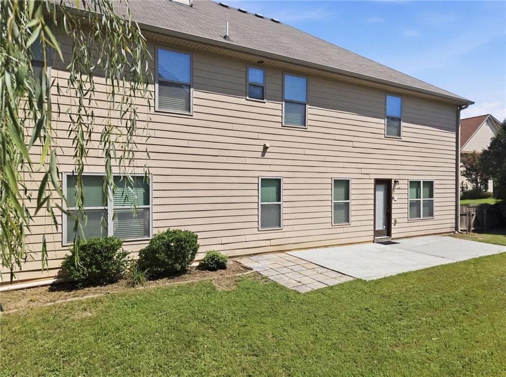 5 bedroom, 6 bathroom, 3,882 sq ft single family residence for sale at 681 Langley Farms Drive, Loganville, GA 30052 — photo 8
