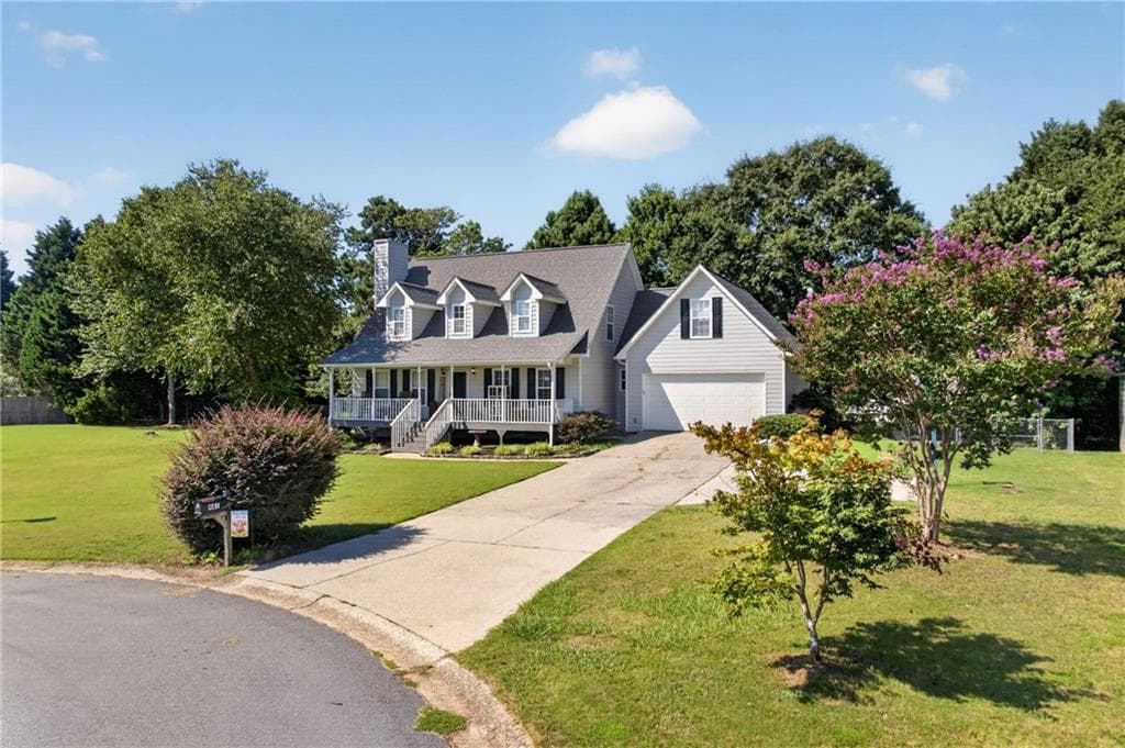 3 bedroom, 4 bathroom, 2,177 sq ft single family residence for sale at 481 Lisa Circle, Winder, GA 30680 — photo 4