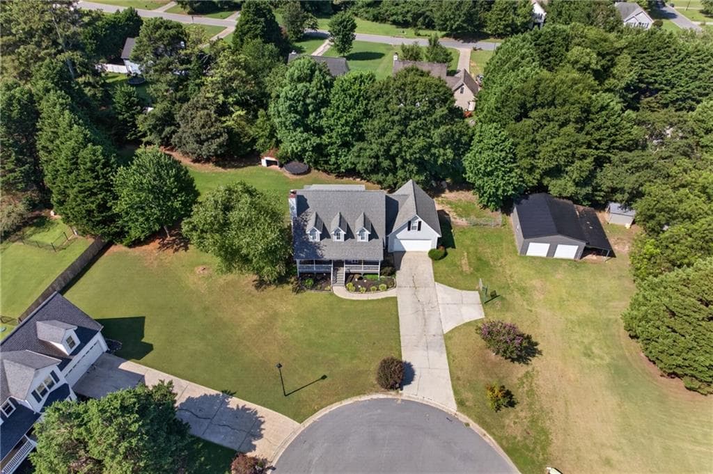 3 bedroom, 4 bathroom, 2,177 sq ft single family residence for sale at 481 Lisa Circle, Winder, GA 30680 — photo 6