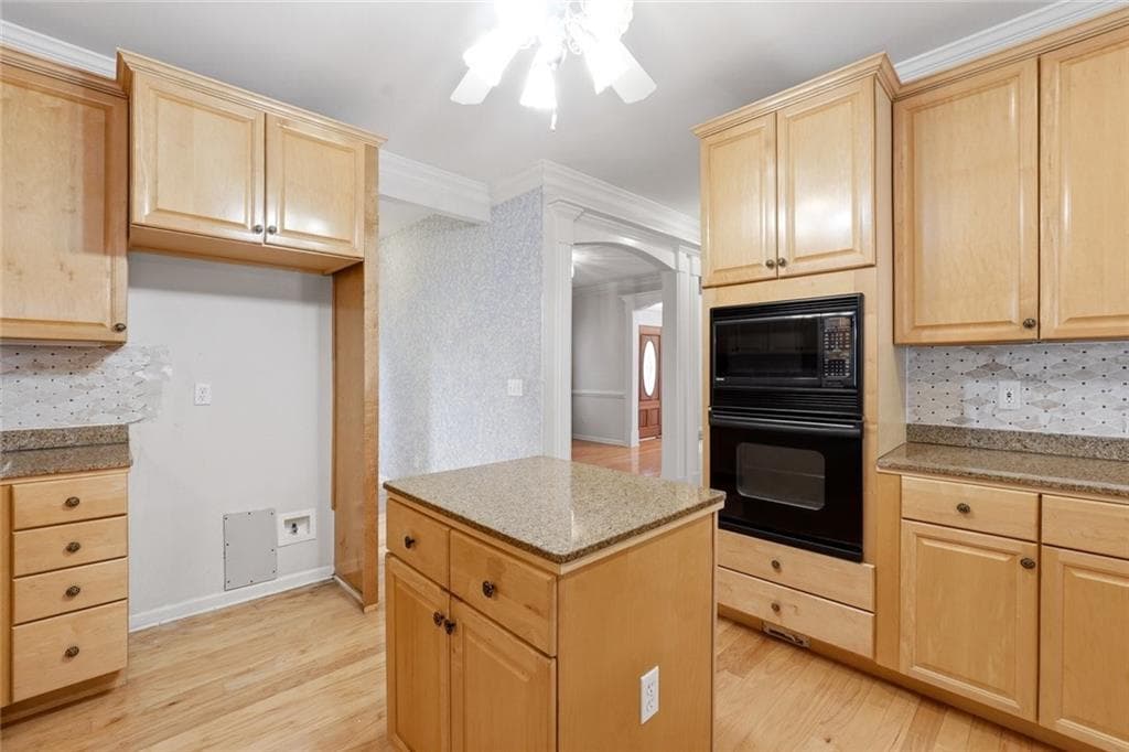 5 bedroom, 4 bathroom, 5,837 sq ft single family residence under contract at 4940 Highland Lake Drive, South Fulton, GA 30349 — photo 7