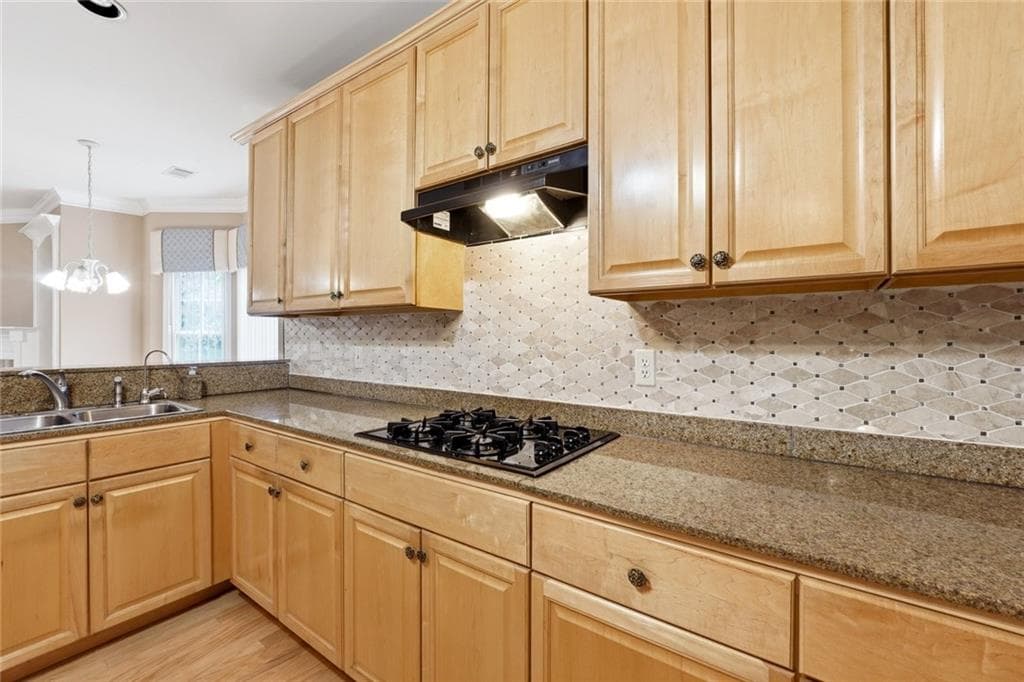 5 bedroom, 4 bathroom, 5,837 sq ft single family residence under contract at 4940 Highland Lake Drive, South Fulton, GA 30349 — photo 9