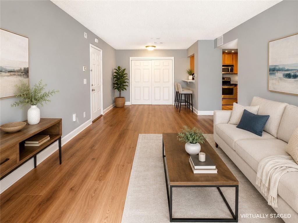 2 bedroom, 2 bathroom, 949 sq ft condominium for sale at 2657 Lenox Road N 181, Atlanta, GA 30324 — photo 9
