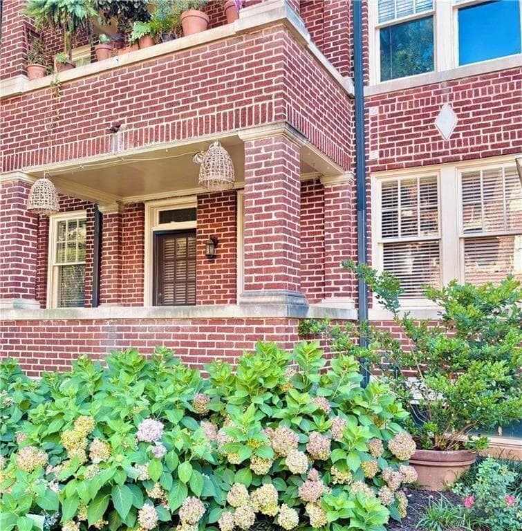 2 bedroom, 1 bathroom, 1,005 sq ft condominium for rent at 198 Ponce De Leon Avenue 3A, Atlanta, GA 30308 for $2,750 a month — photo 2