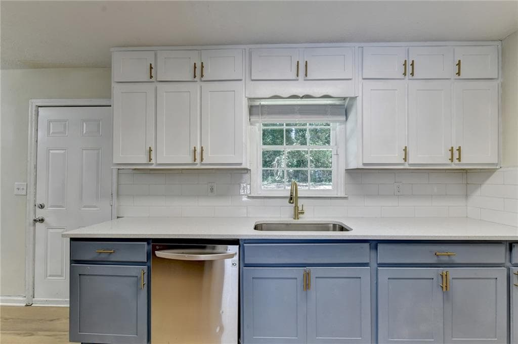 5 bedroom, 3 bathroom, 2,600 sq ft single family residence for sale at 298 W Wind Drive, Lilburn, GA 30047 — photo 8