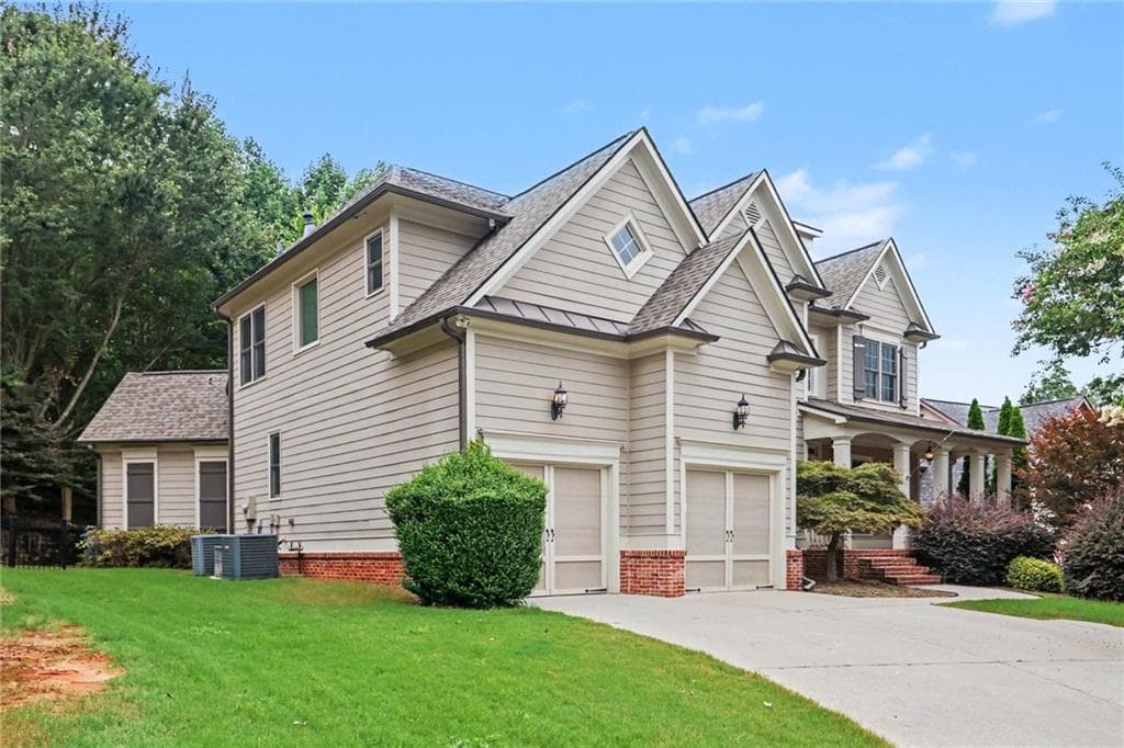 6 bedroom, 5 bathroom, 4,054 sq ft single family residence under contract at 1762 Country Wood Drive, Hoschton, GA 30548