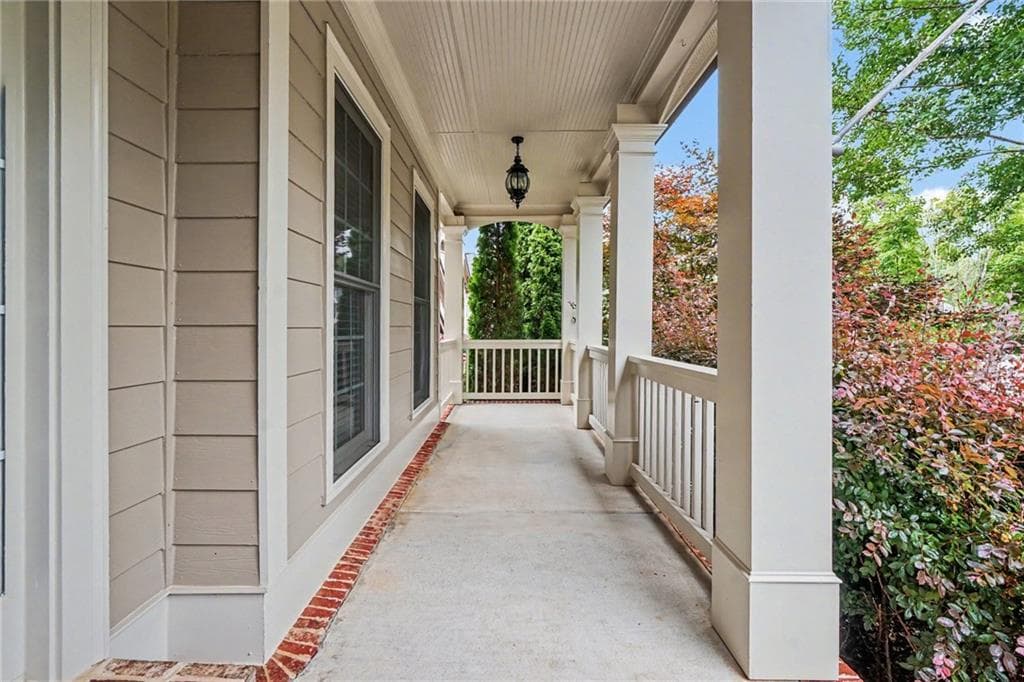 6 bedroom, 5 bathroom, 4,054 sq ft single family residence for sale at 1762 Country Wood Drive, Hoschton, GA 30548 — photo 4
