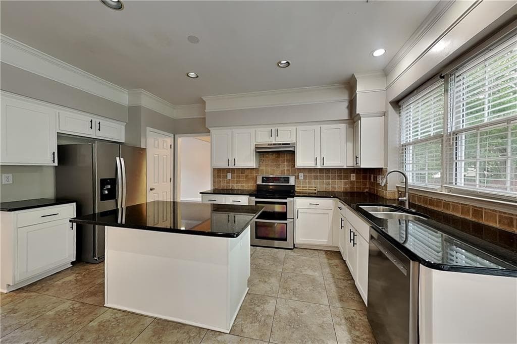 4 bedroom, 3 bathroom, 2,644 sq ft single family residence for rent at 5404 Oxford Chase Way, Dunwoody, GA 30338 for $3,400 a month — photo 5
