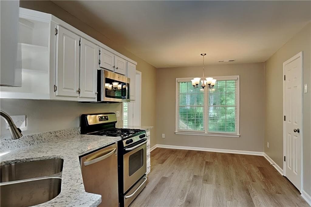 3 bedroom, 4 bathroom, 2,524 sq ft single family residence for rent at 220 Poppy Tree Lane, Woodstock, GA 30189 for $2,575 a month — photo 6