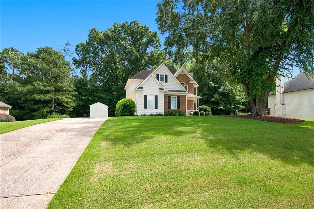 3 bedroom, 3 bathroom, 1,956 sq ft single family residence for sale at 4075 Briar Meadows View, Cumming, GA 30040 — photo 4