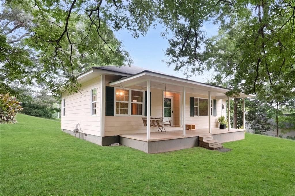 2 bedroom, 1 bathroom, 1,110 sq ft single family residence for sale at 2480 Highway 411, Fairmount, GA 30139 — photo 2