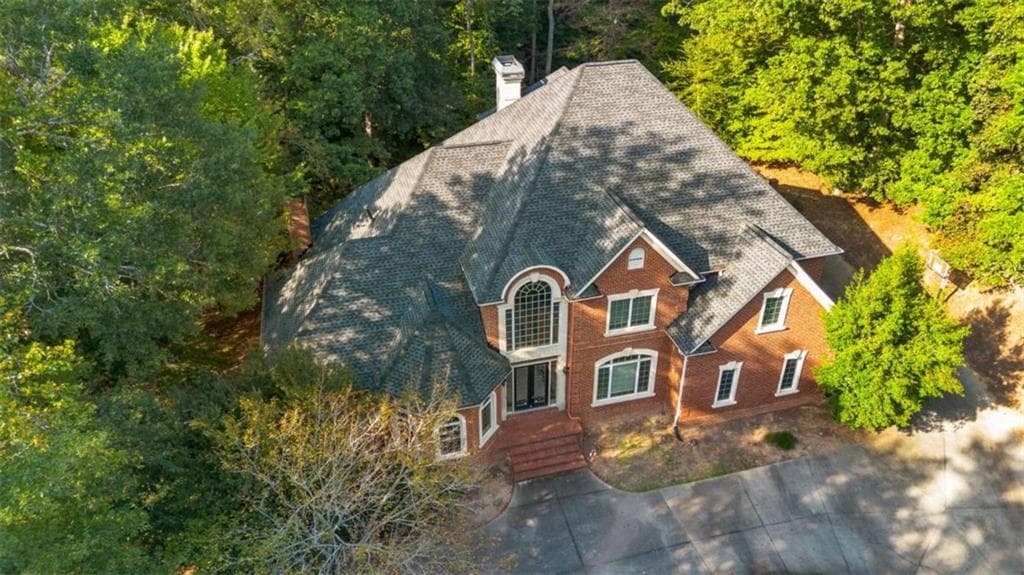 6 bedroom, 6 bathroom, 9,251 sq ft single family residence under contract at 1670 Riverside Road, Roswell, GA 30076 — photo 3
