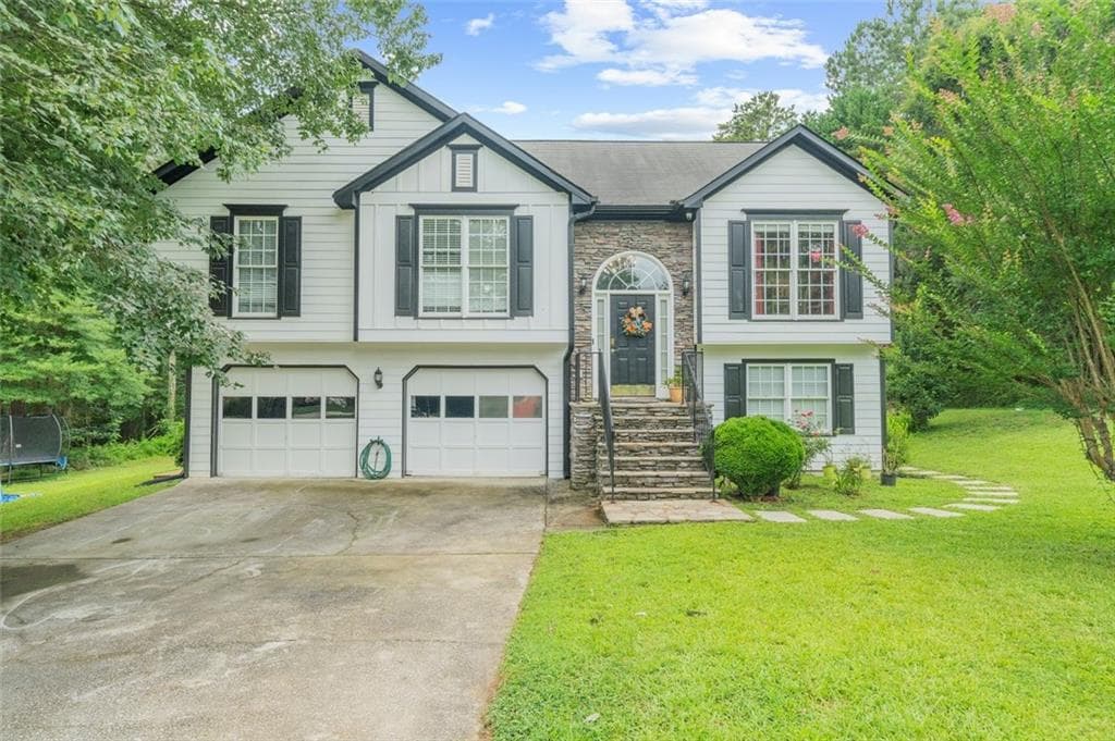 5 bedroom, 3 bathroom, 2,179 sq ft single family residence for sale at 1605 Watson Ridge Trail, Lawrenceville, GA 30045 — photo 2