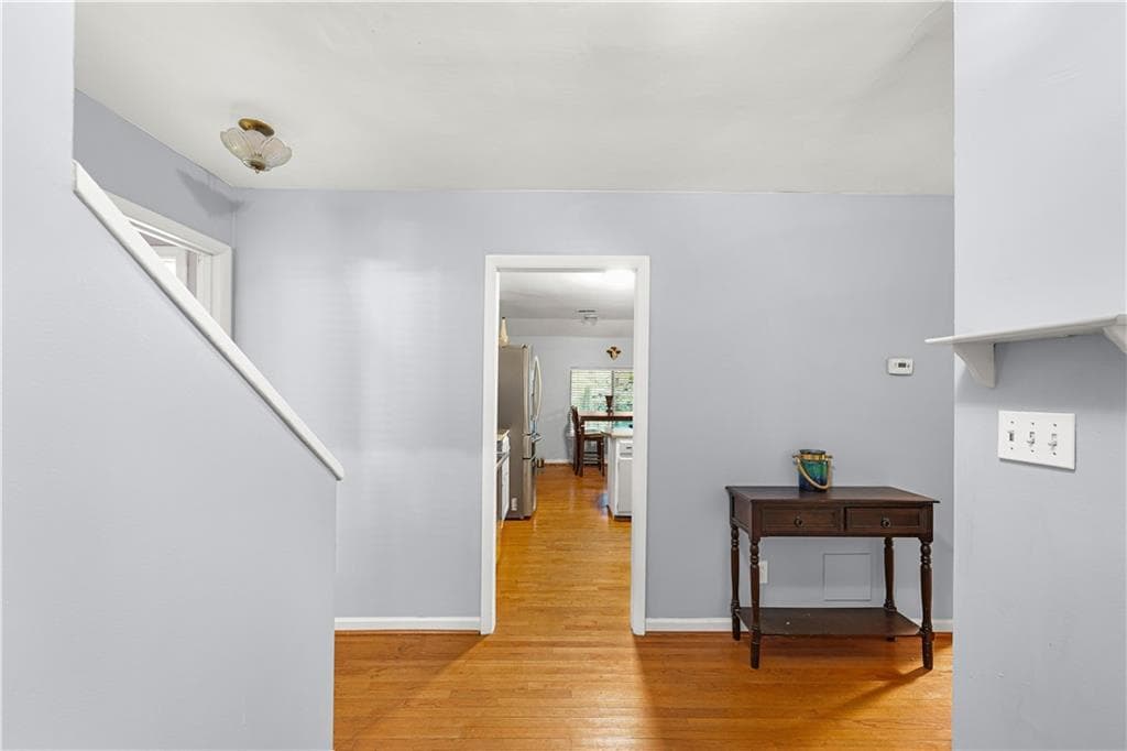 3 bedroom, 3 bathroom, 2,275 sq ft condominium for sale at 1670 Terrell Ridge Drive, Marietta, GA 30067 — photo 2