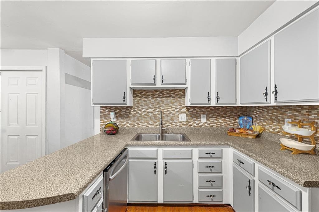 3 bedroom, 3 bathroom, 2,275 sq ft condominium for sale at 1670 Terrell Ridge Drive, Marietta, GA 30067 — photo 3