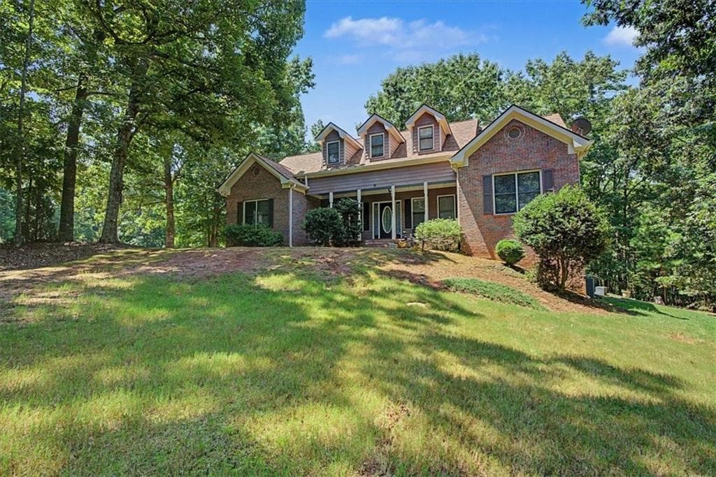 5 bedroom, 5 bathroom, 3,808 sq ft single family residence for sale at 6431 Chestnut Hill Road, Flowery Branch, GA 30542 — photo 3