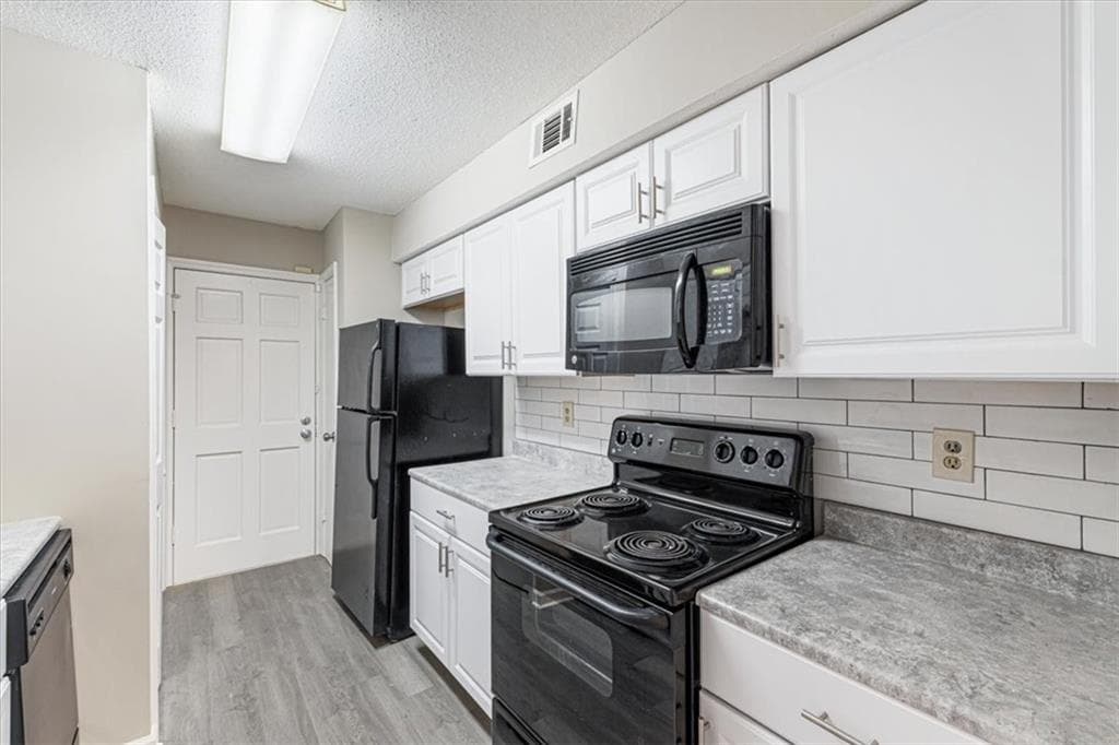 2 bedroom, 2 bathroom, 1,424 sq ft condominium for sale at 3028 Parc Lorraine, Lithonia, GA 30058 — photo 3