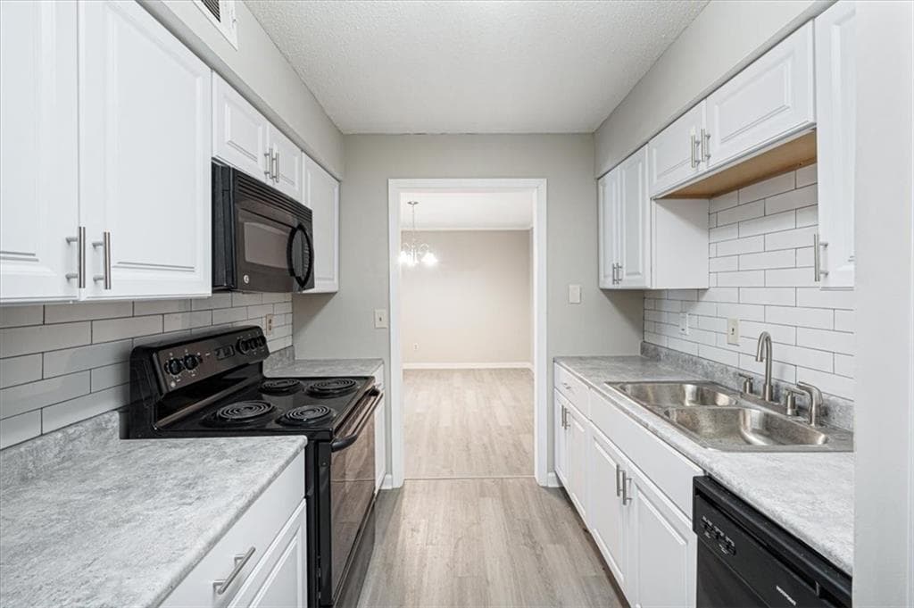 2 bedroom, 2 bathroom, 1,424 sq ft condominium for sale at 3028 Parc Lorraine, Lithonia, GA 30058 — photo 2