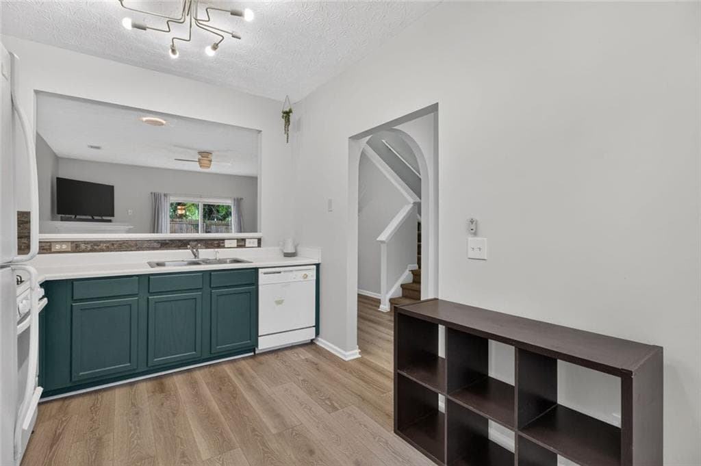 2 bedroom, 3 bathroom, 1,300 sq ft townhouse for sale at 35 Pearl Chambers Drive, Dawsonville, GA 30534 — photo 5