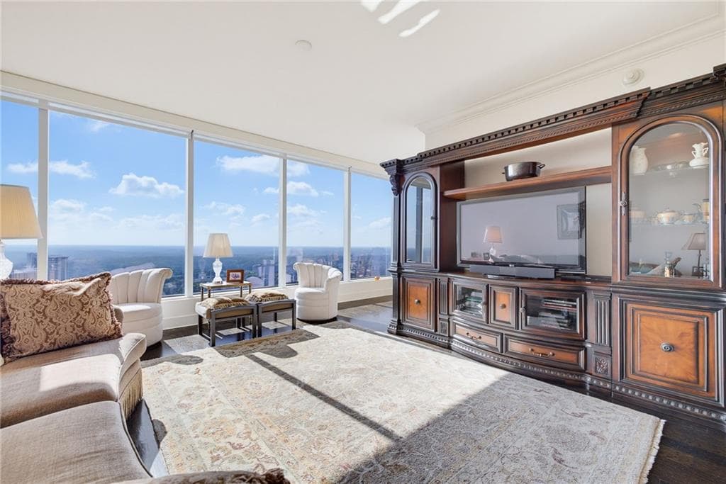 1 bedroom, 2 bathroom, 1,315 sq ft condominium under contract at 3630 Peachtree Road 2606, Atlanta, GA 30326